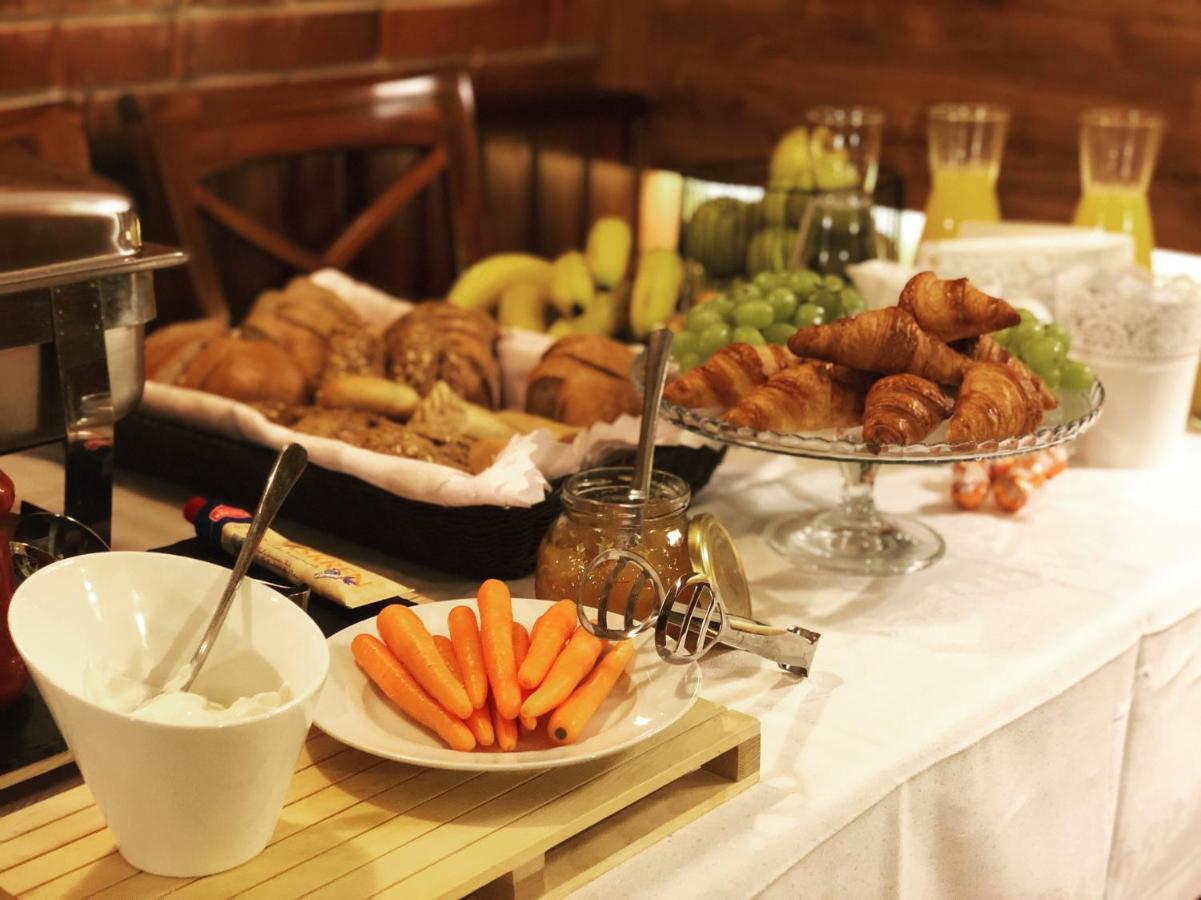 Restaurace A Penzion U Doubku Břeclav المظهر الخارجي الصورة